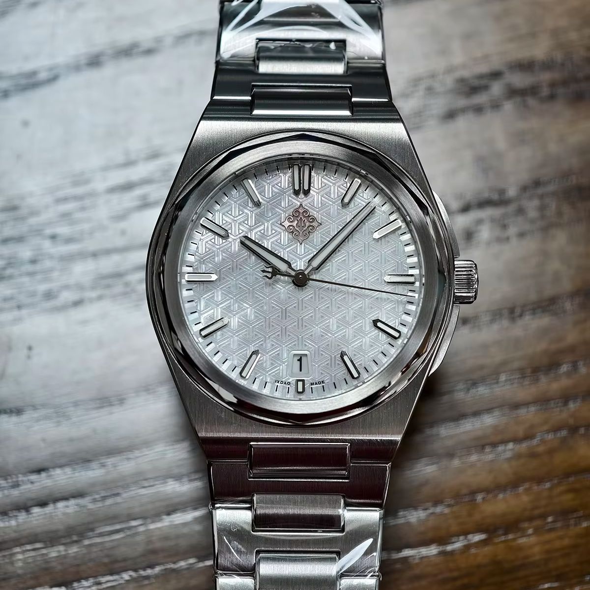 IX&DAO 2026 New Warrior 37mm M - đánh giá và giá Guilloché Dial Watch