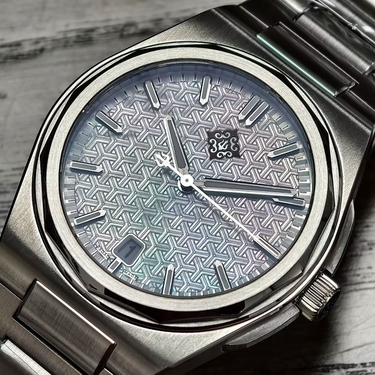 IX&DAO 2026 New Warrior 37mm M - đánh giá và giá Guilloché Dial Watch