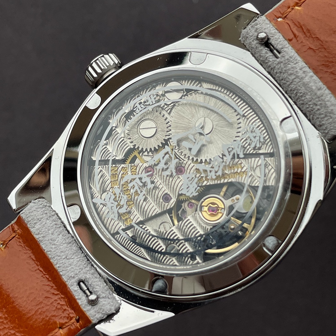 Merkur Watch Salmon Dial Watch - đánh giá và giá Guilloché Dial Watch